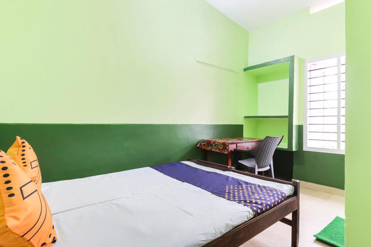 Spot On 68111 Jeena Motels โกลลัม ภายนอก รูปภาพ
