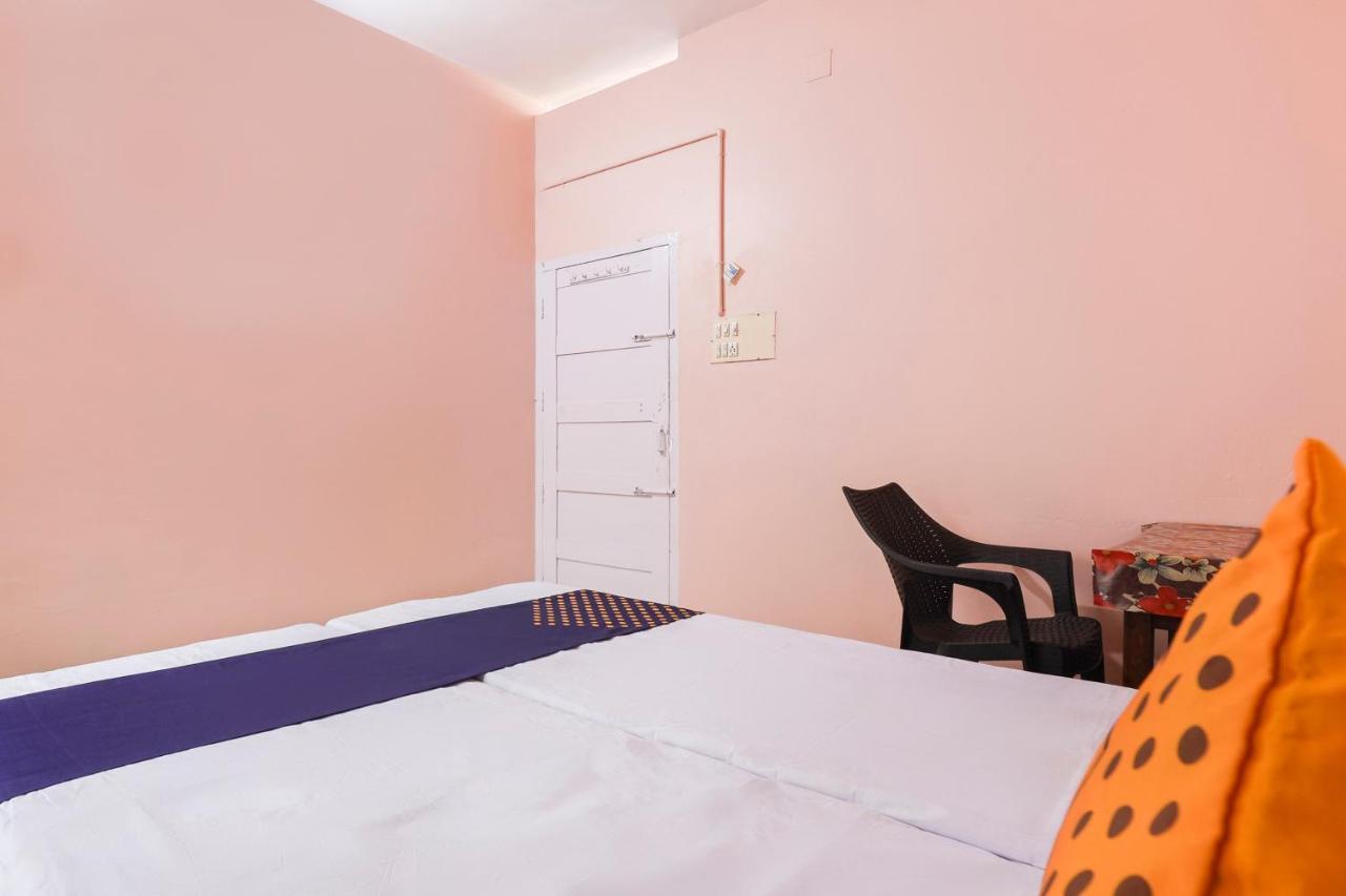 Spot On 68111 Jeena Motels โกลลัม ภายนอก รูปภาพ
