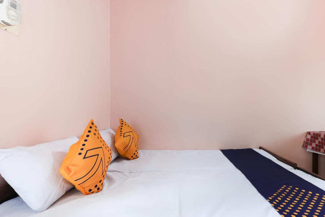 Spot On 68111 Jeena Motels โกลลัม ภายนอก รูปภาพ